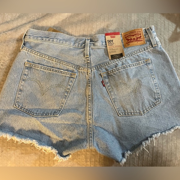NWT LEVI’S 501 ORIGINAL SHORT HIGH RISE WOMENS - Picture 8 of 12